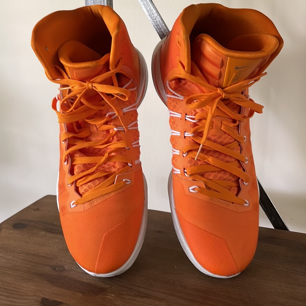 Nike Hyperdunk Shoes - image 2